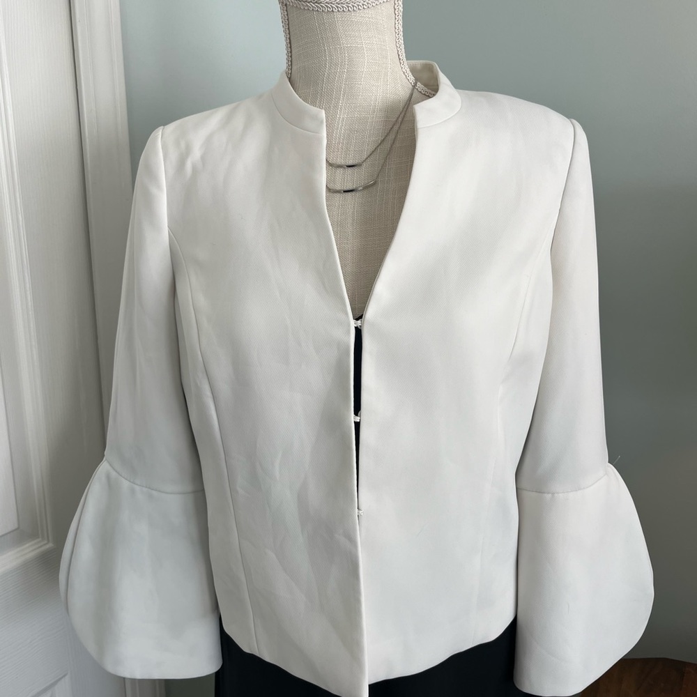 WHBM Ecru Bell Sleeve Jacket Womens size 4 in excellent condition.